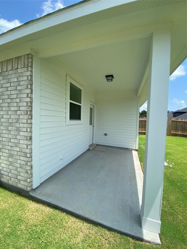 Building Photo - 40414 Gerygone Ln