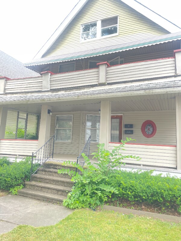 Primary Photo - 2688 E 128th St