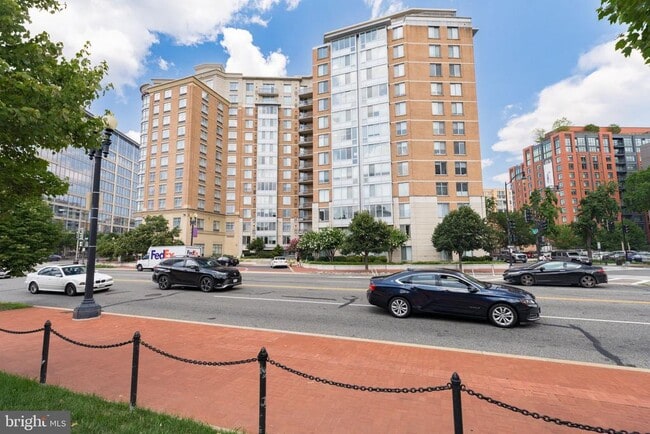 Building Photo - 555 Massachusetts Ave NW