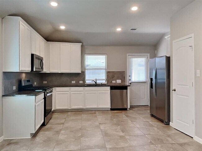 Foto del edificio - 21451 Bluebonnet Cove Ct