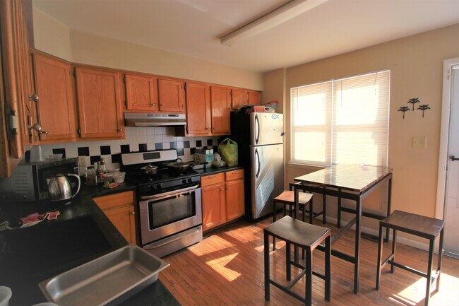 Foto del edificio - 1606 W Diamond St