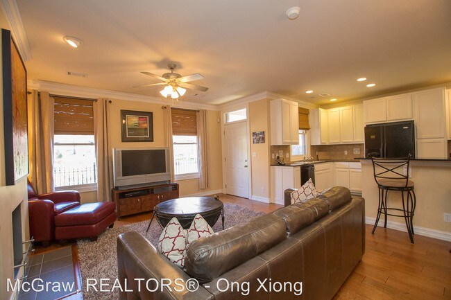 Foto del edificio - 2 br, 2.5 bath House - 713 S Madison Pl