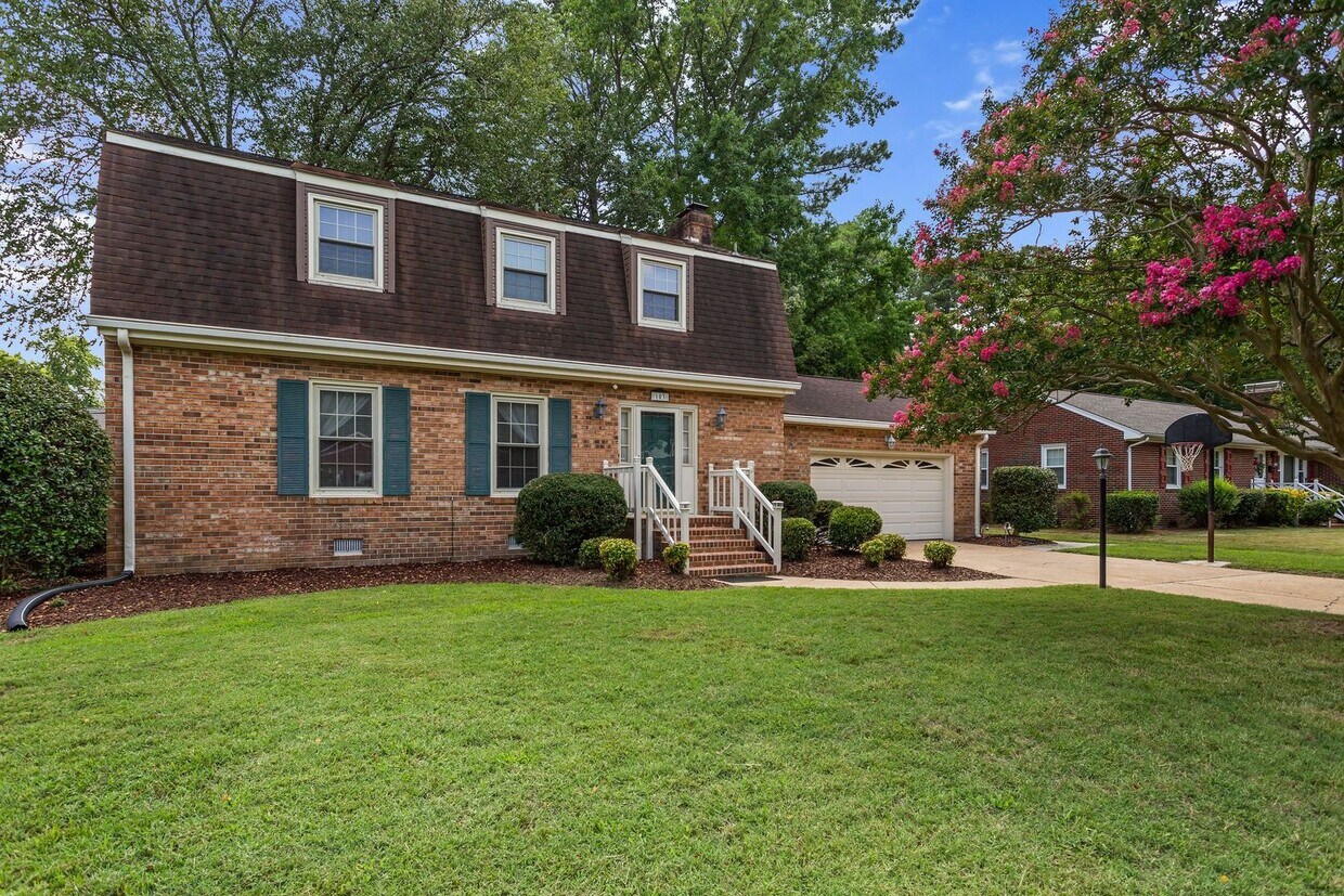 Primary Photo - 103 Powhatan Dr