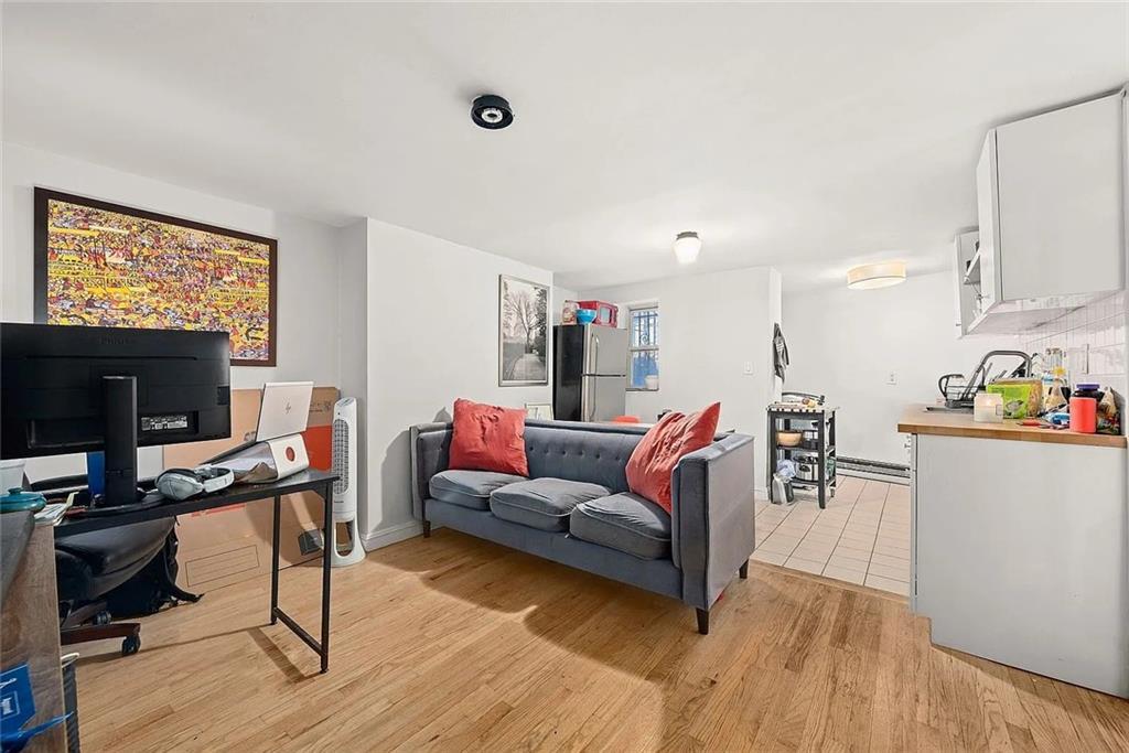 Foto principal - 42 Clermont Ave