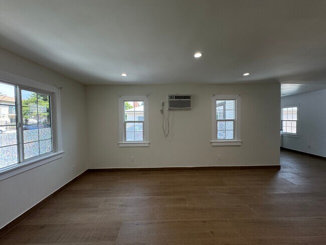 Building Photo - 14224 Friar St