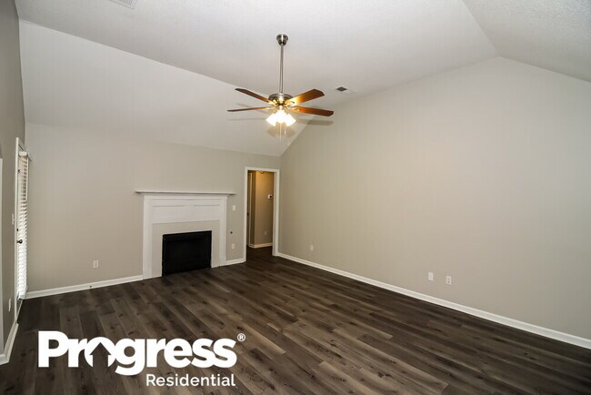 Building Photo - 7721 Wolf Hollow Dr