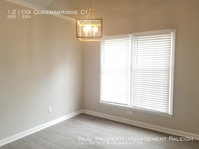 Foto del edificio - 12109 Queensbridge Ct