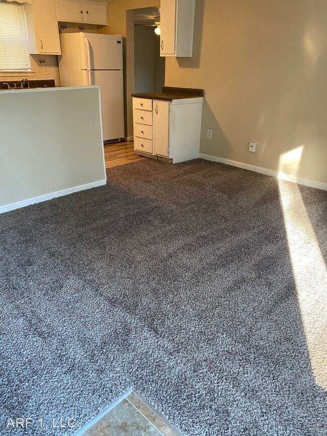 Foto del edificio - 2 br, 1 bath House - 806 1/2 E Devon Street