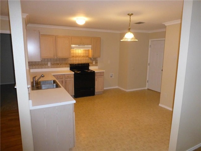 Building Photo - 9209 Quarter Horse Ln
