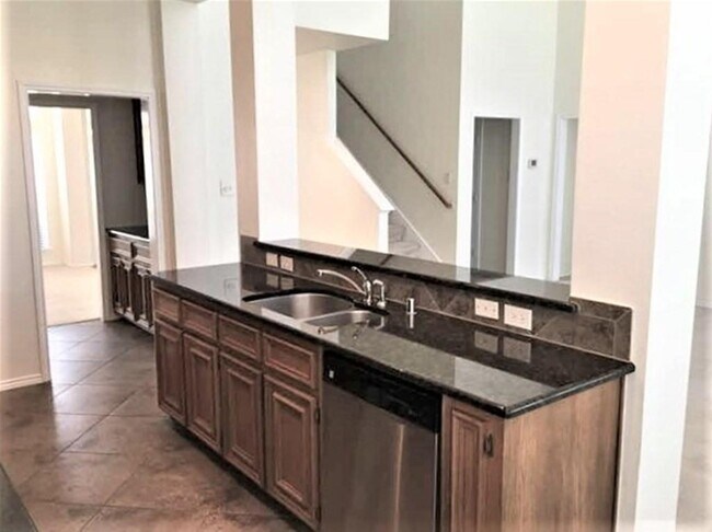 Building Photo - 2022 Shore Breeze Dr
