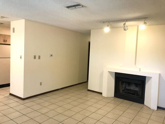 Building Photo - 2 br, 2 bath House - 32-A Bent Tree