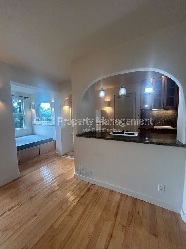 Building Photo - 1194 Sterling Ave