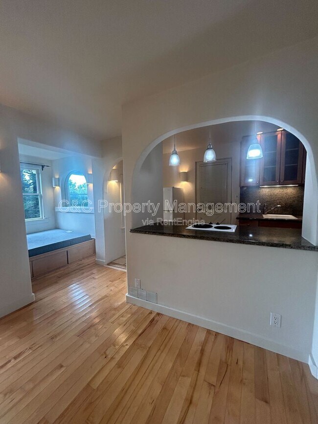 Foto del edificio - 1194 Sterling Ave