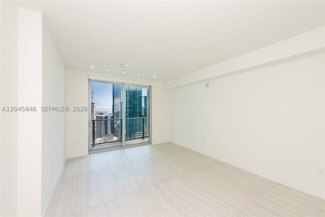 Foto del edificio - 77 SE 5th St