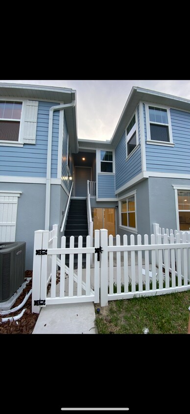 Private entrance - 12048 Via Caselli Ln