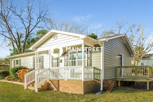 Building Photo - 300 S Branch St