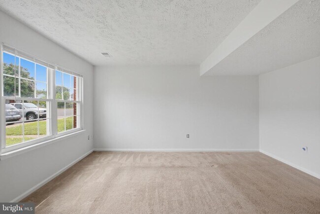 Building Photo - 8635 Reinecke Ct