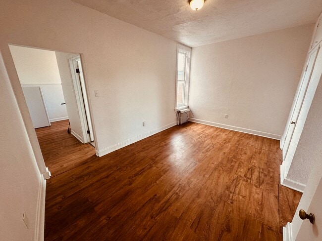 living room - 120 N George St