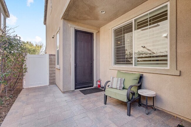 Foto del edificio - 22494 Brightwood Pl