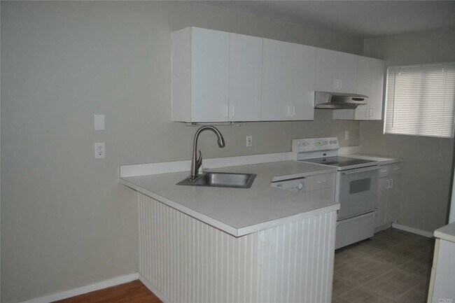 Foto del edificio - 220 Montauk Hwy
