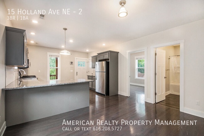 Building Photo - 15 Holland Ave NE