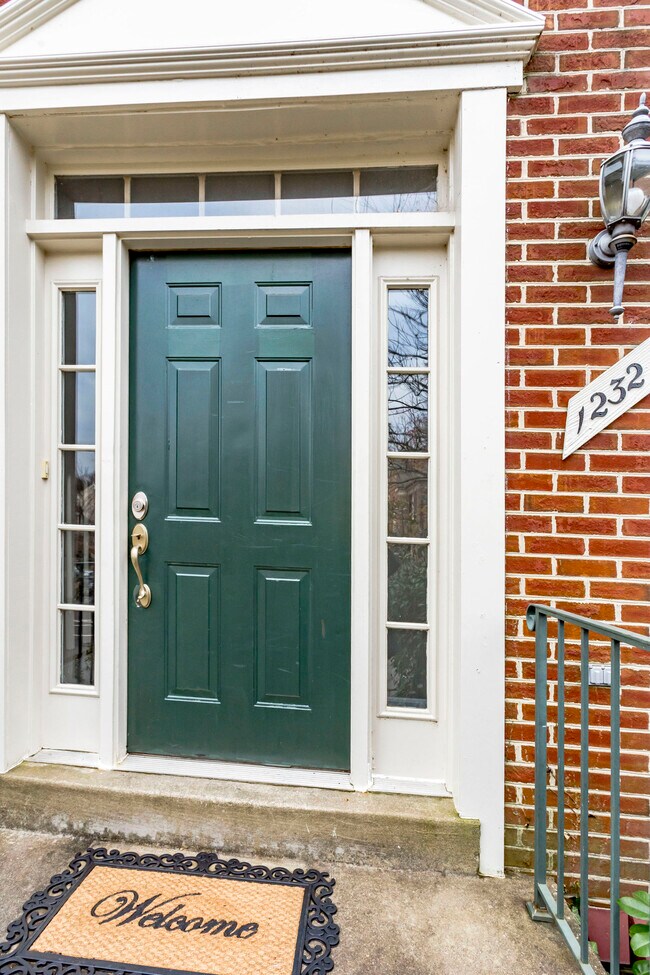 Foto del edificio - 1232 DARTMOUTH RD