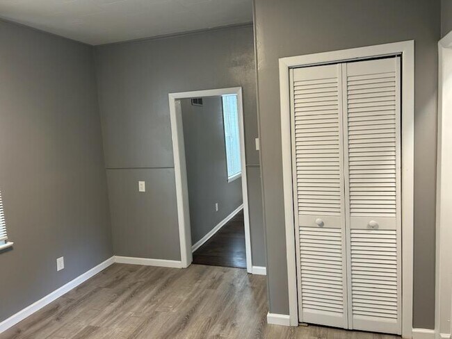 Foto del edificio - 7122 Drury Ln