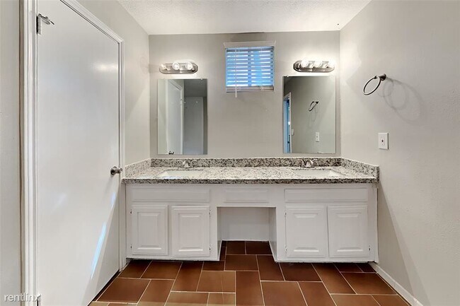 Foto del edificio - 3 br, 2.5 bath House - 4474 W Cypress Vill...