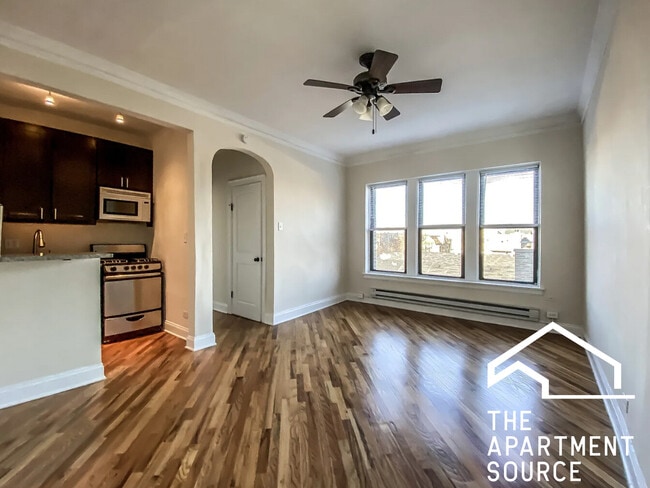 Building Photo - 4616 N Paulina St