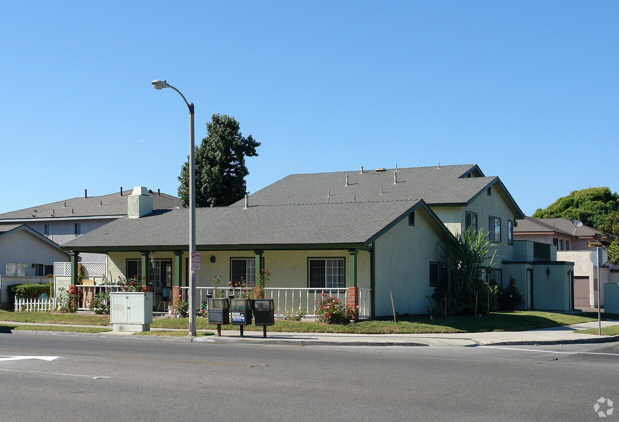 Primary Photo - 1201 W 7th St