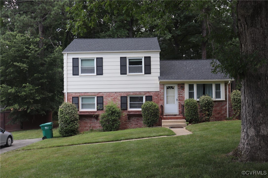 Foto principal - 9500 Minna Dr