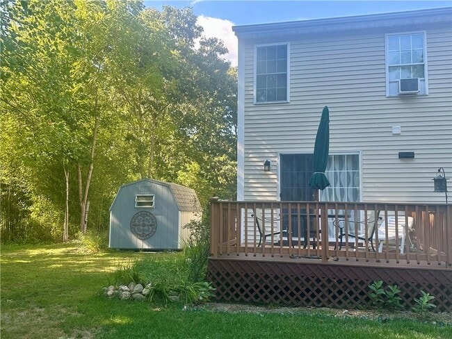 Building Photo - 37 Lakeside Dr