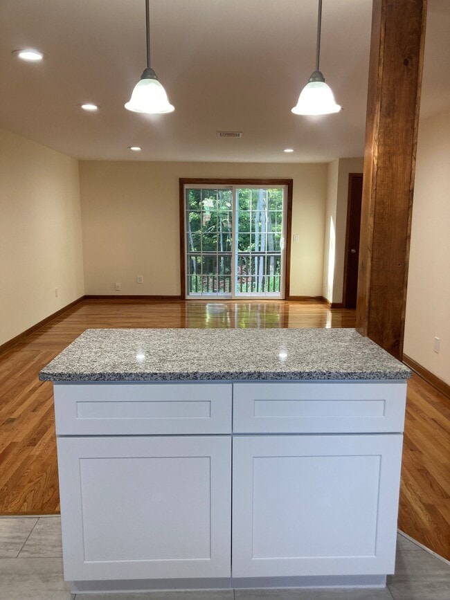 Building Photo - 30 Mansfield Dr