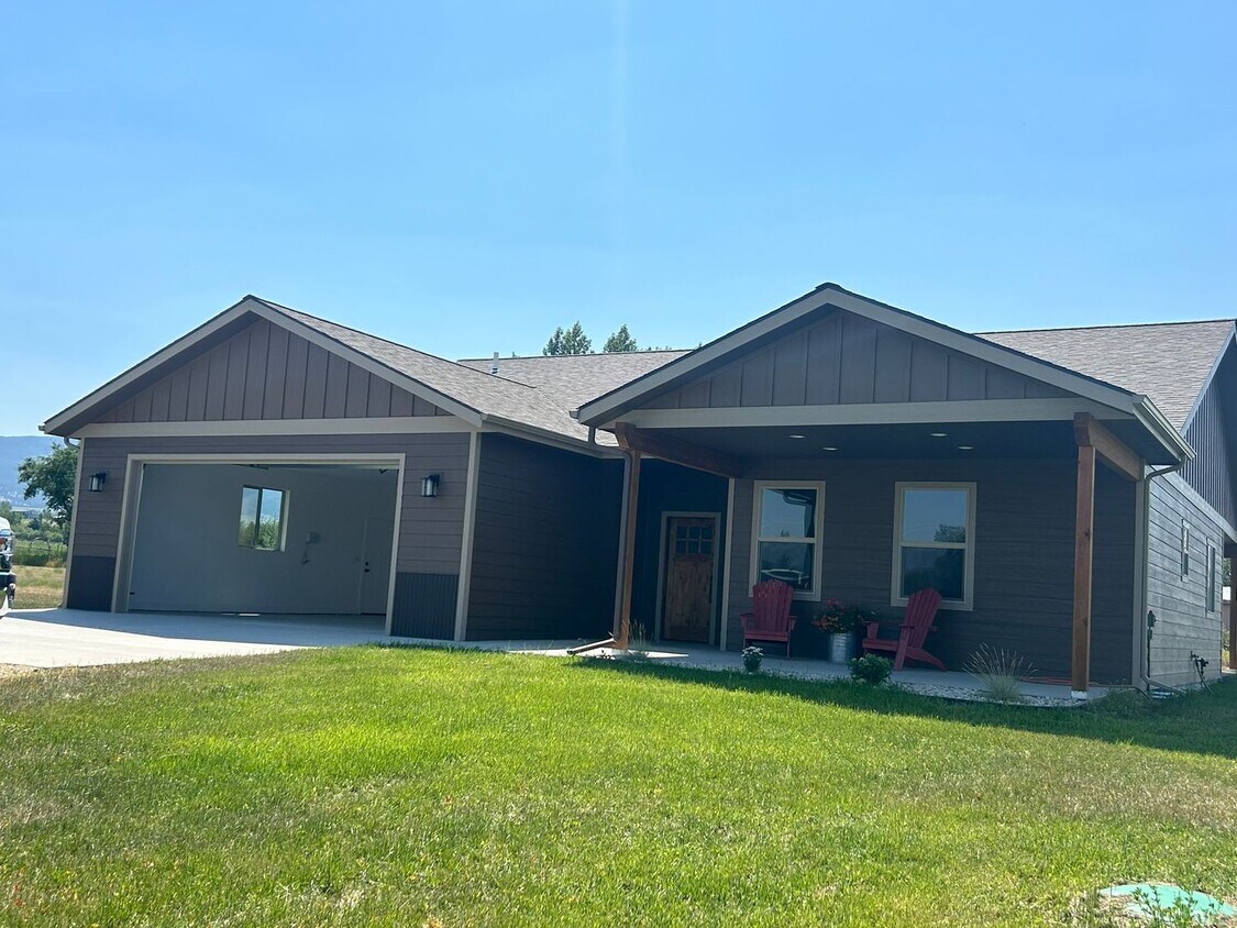 Foto principal - Beautiful Home in Rural Setting