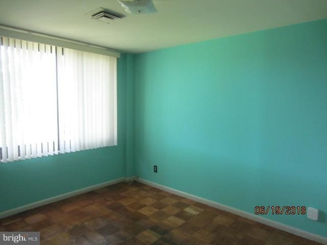 Building Photo - 3450 Toledo Terrace