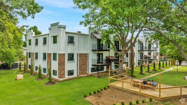 Building Photo - Vineyards on Garland Apartments