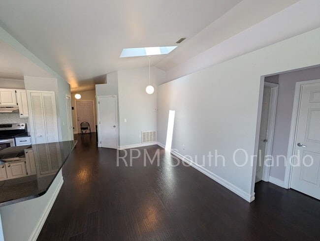 Building Photo - 3-bedroom 2-bath home in Meadow Woods
