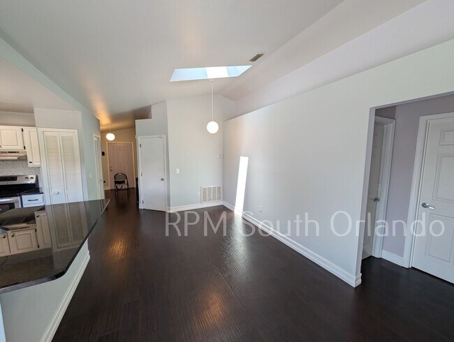 Foto del edificio - 3-bedroom 2-bath home in Meadow Woods