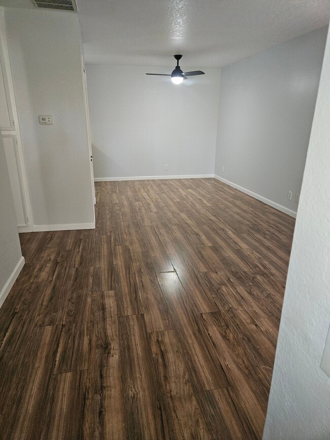 Building Photo - 2809 Los Felices Cir E