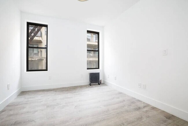 Foto del edificio - 31-36-36 32nd St