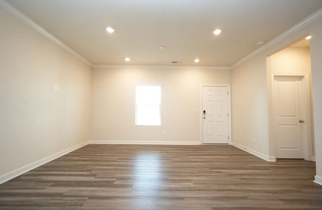 Foto del edificio - !!! COMING SOON!!! Updated 3BR 3BA Home w/ Private Yard • Stainless Kitchen • Loft in Huntersville