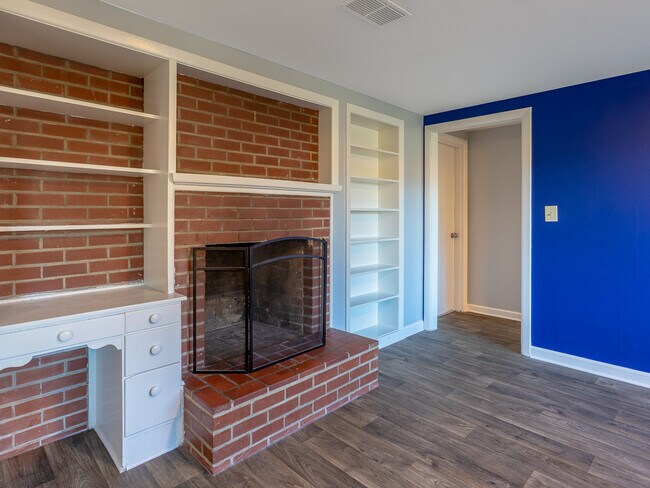 Building Photo - 540 SE 151st Ave
