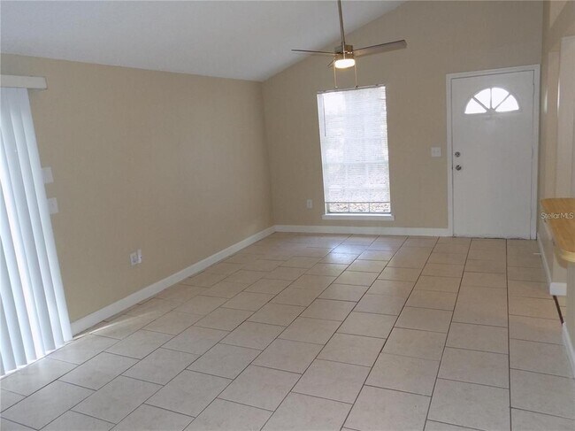 Building Photo - 2698 Kavalier Dr