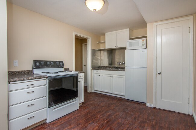 Building Photo - 1109 E 400 S