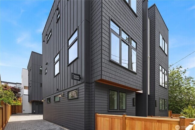 Foto del edificio - 3636 Greenwood Ave N
