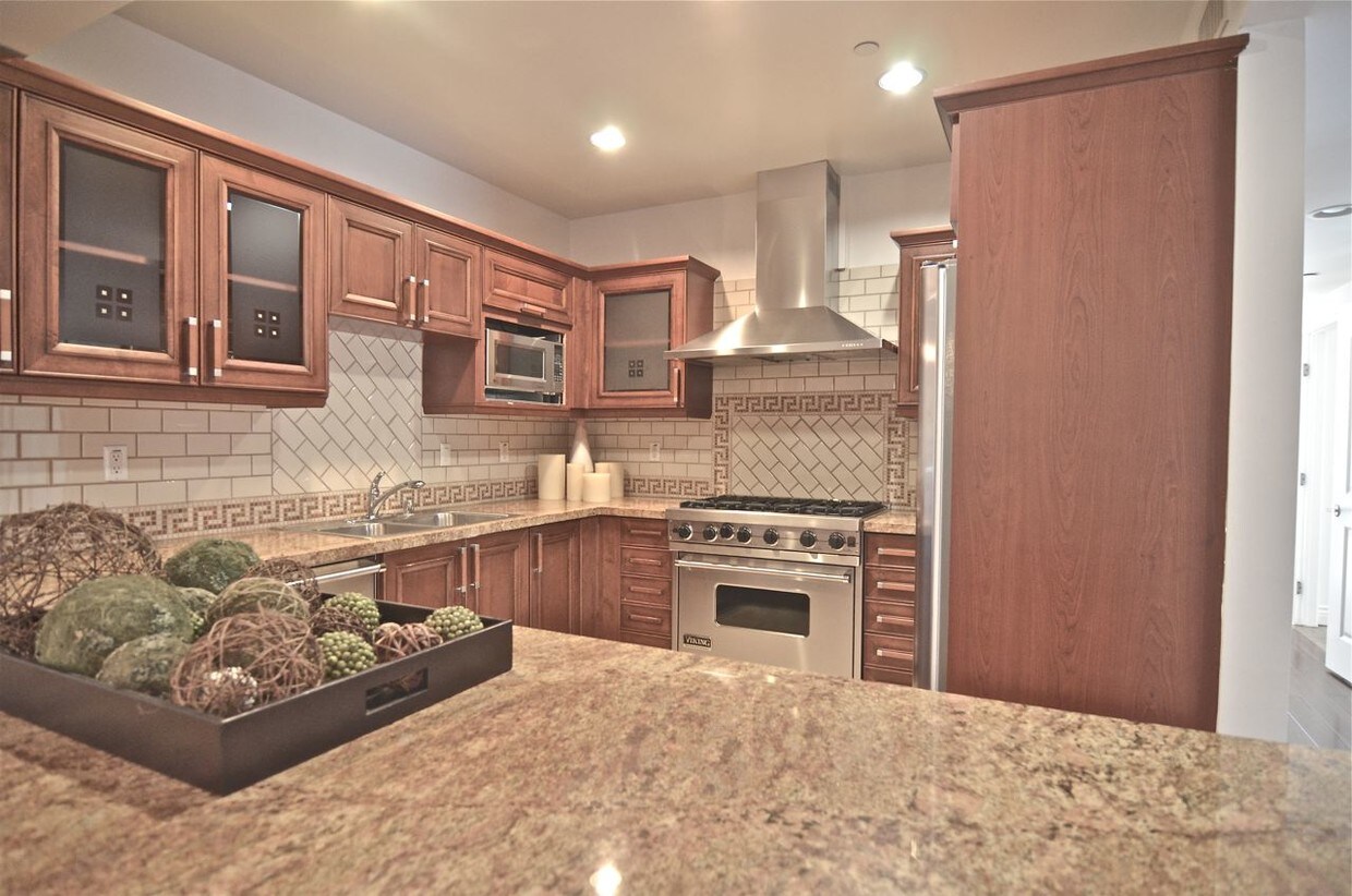 Foto principal - 11848 1/2 Kiowa Ave