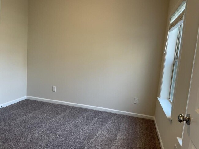 Foto del edificio - 3400 Reagan Way
