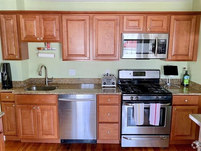 Building Photo - 14 Rockland Pl