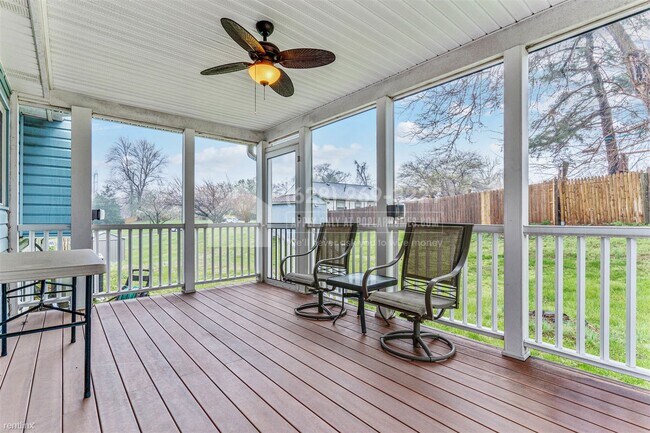 Foto del edificio - 3 br, 2 bath House - 811 Carriage House Ln -