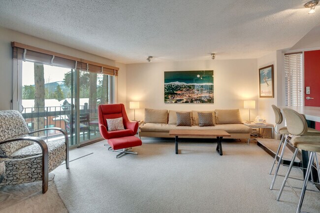 Foto del edificio - 1127 Ski Hill Rd